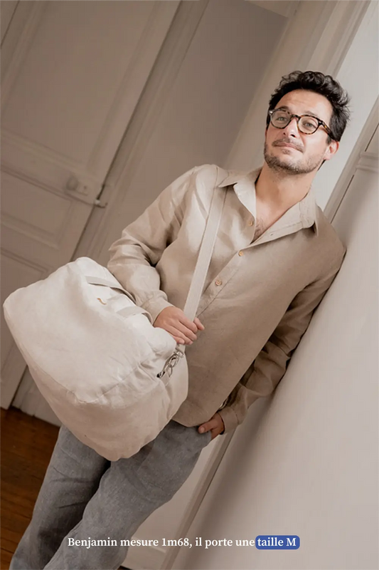 La chemise col classique beige