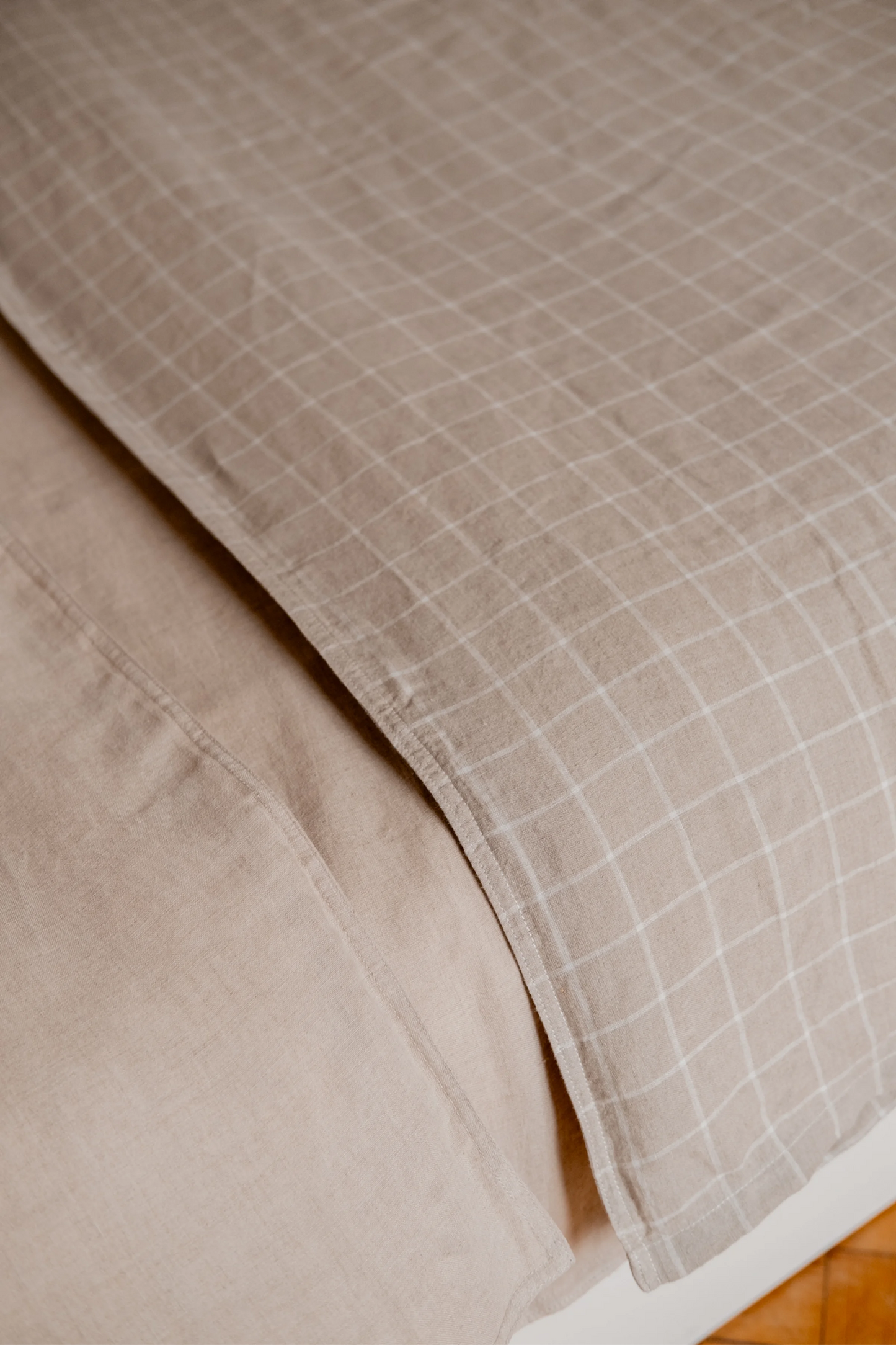 Edredon en lin carreaux beige - linge de lit en lin made in france