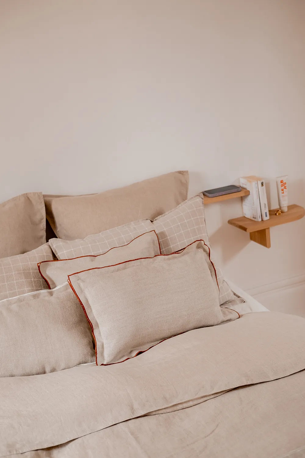 Housse de coussin beige en lin - linge de lit en lin made in france - cadeaux déco Noël