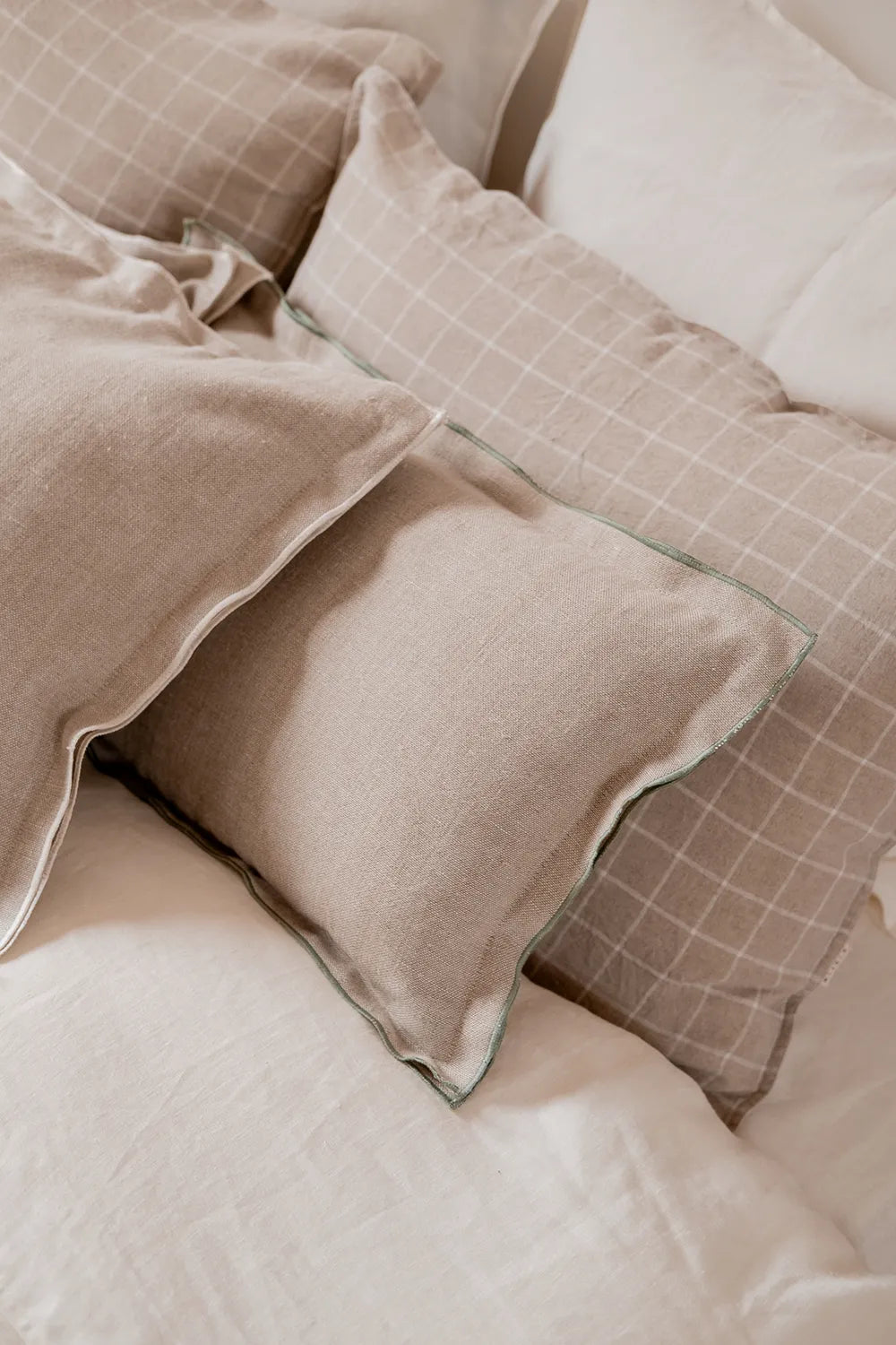 Housse de coussin beige en lin - linge de lit en lin made in france - cadeaux décoration