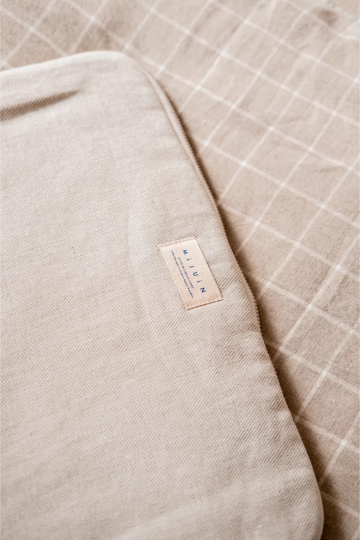 Pochette d'ordi mac beige en lin - cadeau éthique Noël Made in France