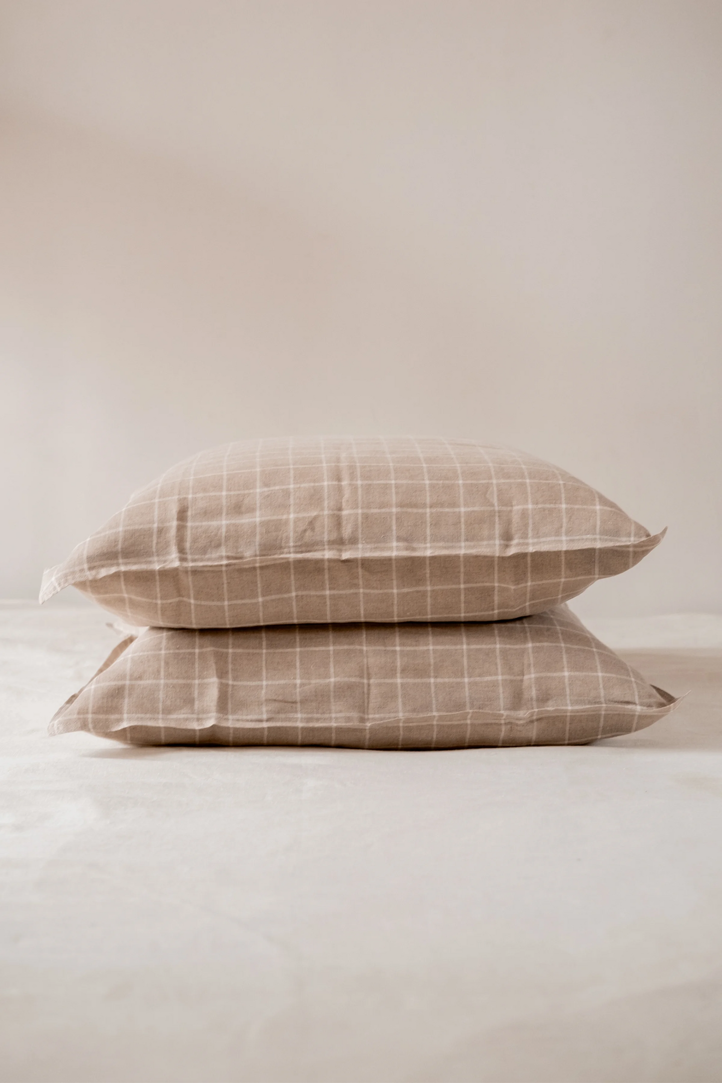 Taie d'oreiller en lin beige à carreaux - Made in France