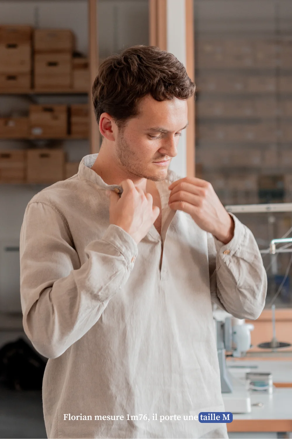 La tunique en lin beige pour homme - fabriquée en France