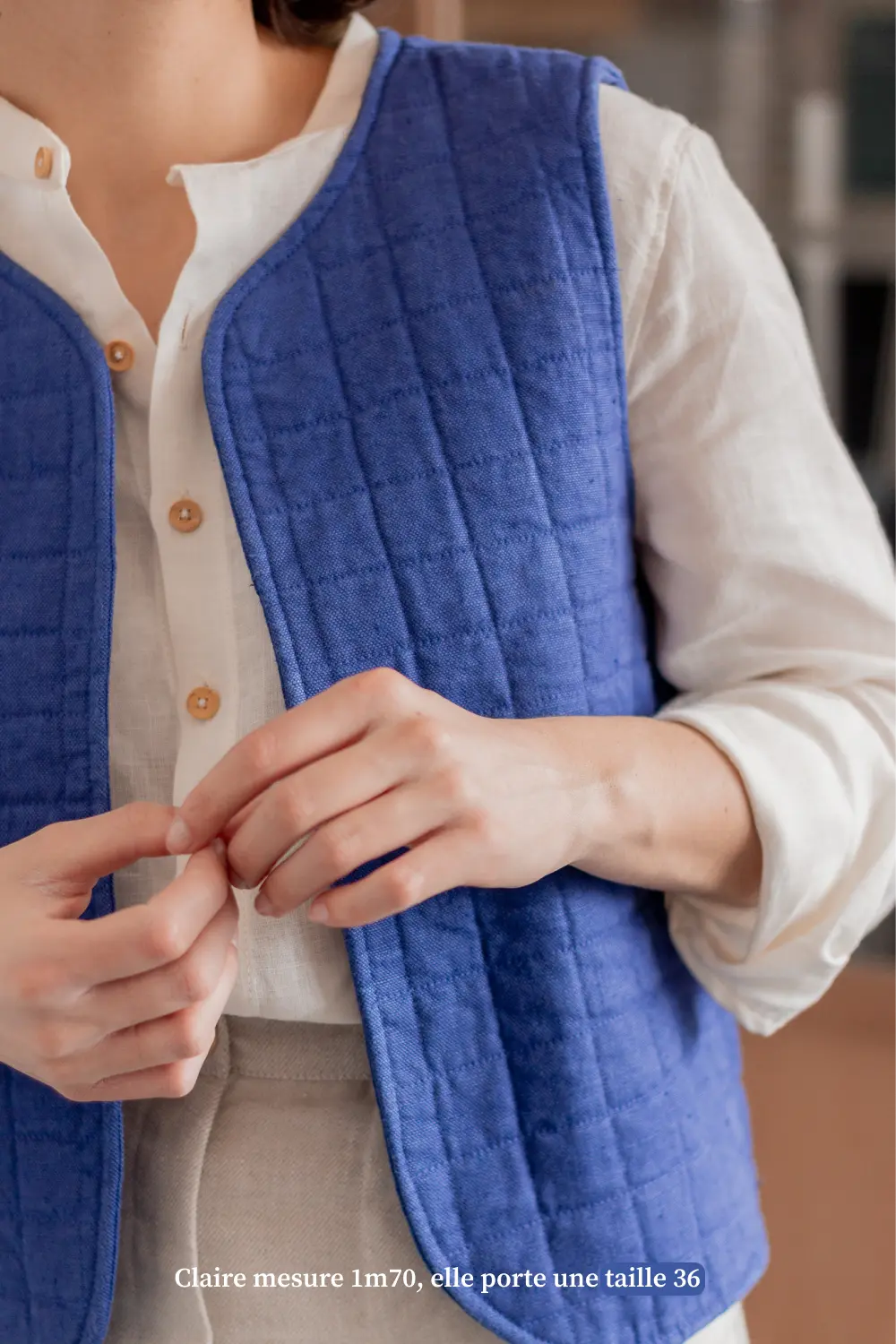 Veste sans manche en lin bleu - fabriquée en France