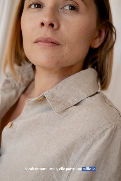 La chemise col classique beige