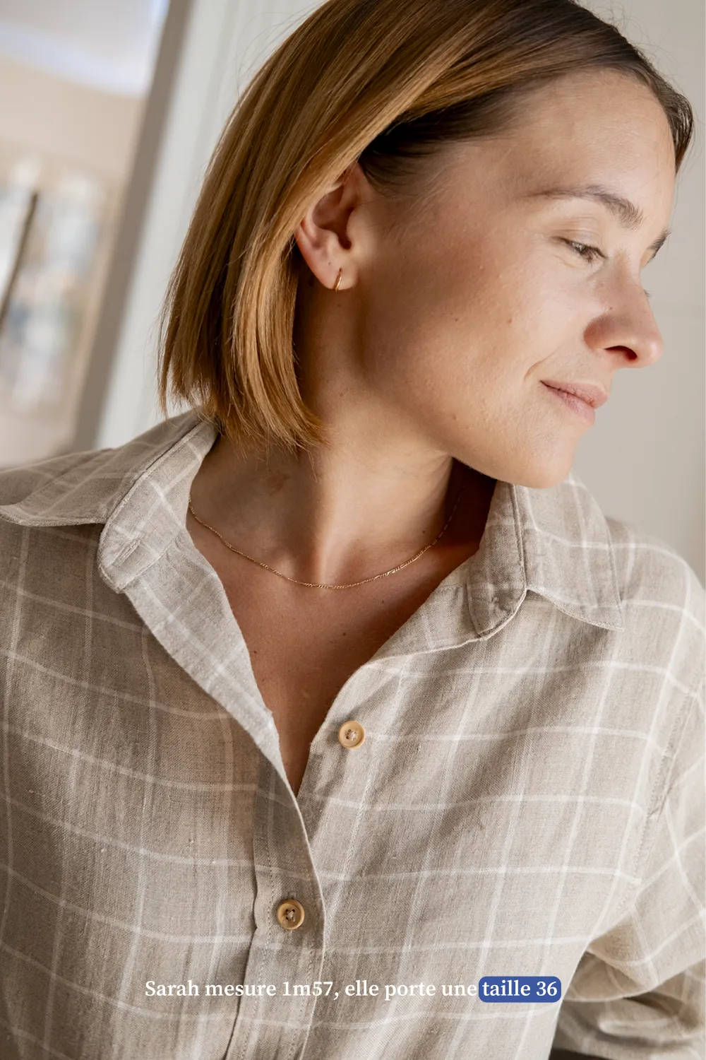 La chemise col classique à carreaux