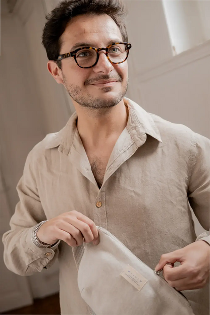 La chemise col classique beige