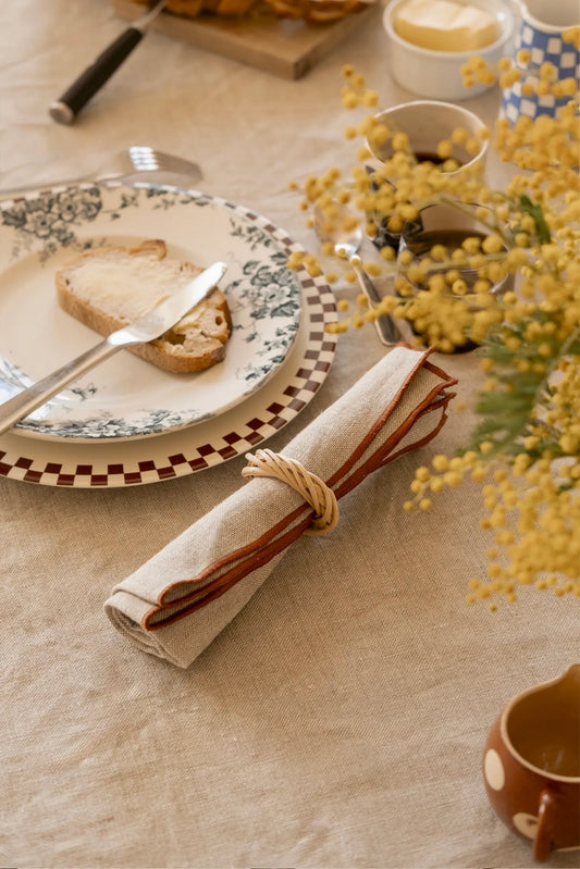 Le duo de serviettes de table bourdon caramel