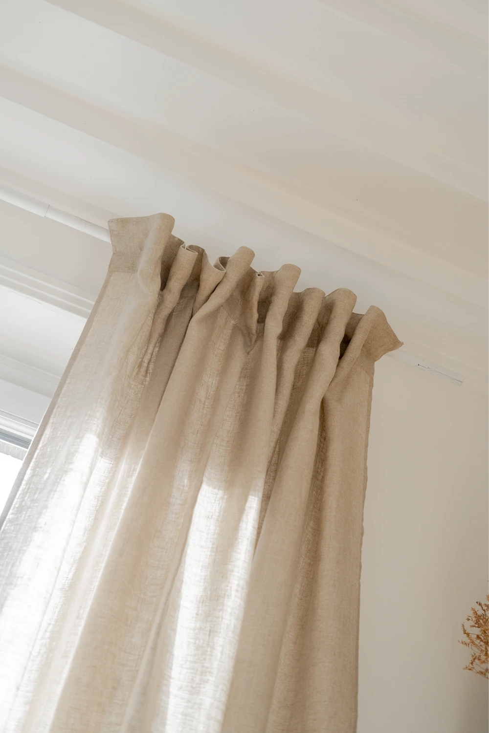 Le rideau fin beige