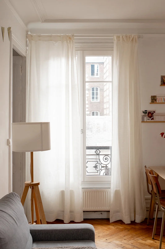 Le rideau fin blanc