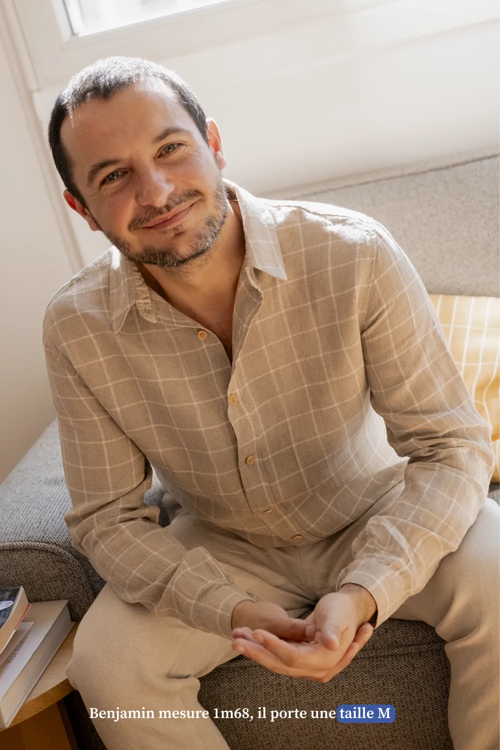 La chemise col classique à carreaux
