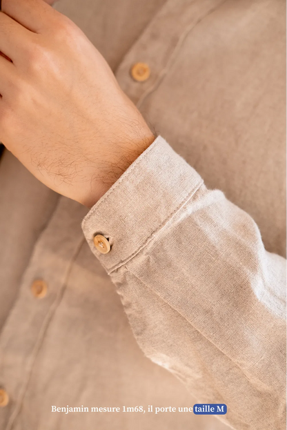 La chemise col classique beige