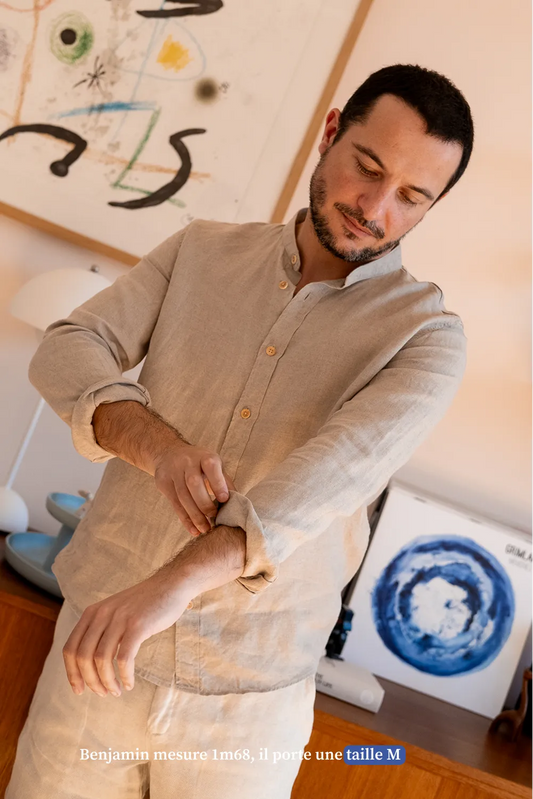 La chemise col mao beige