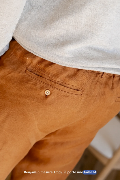 Le chino caramel