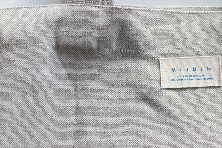 Repasser vêtements en lin