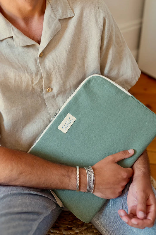 Pochette d'ordinateur verte en lin - cadeau écoresponsable Made in France