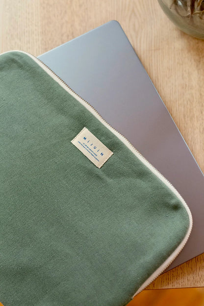 Pochette d'ordinateur verte en lin - cadeau écoresponsable Made in France