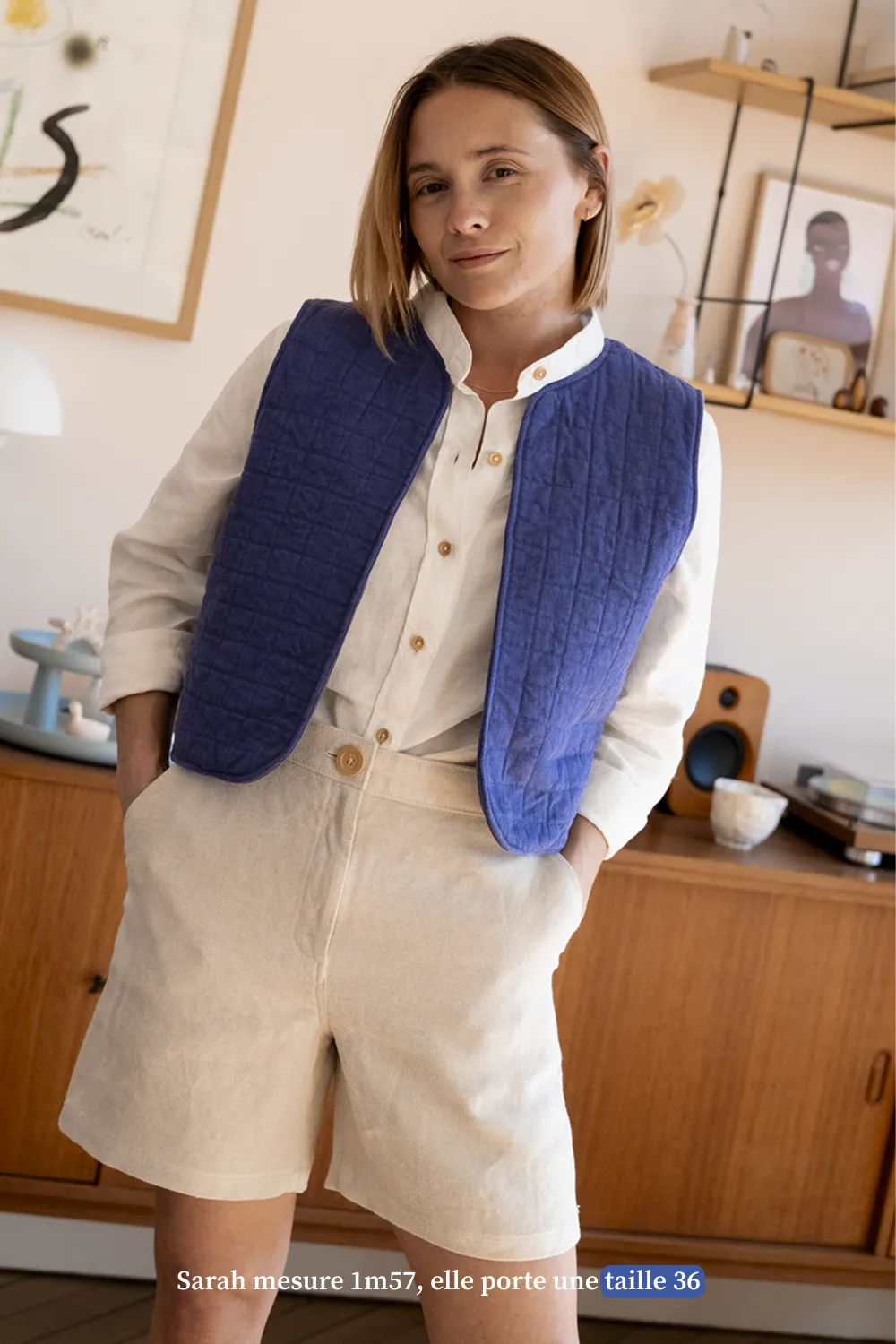 La veste sans manche bleue