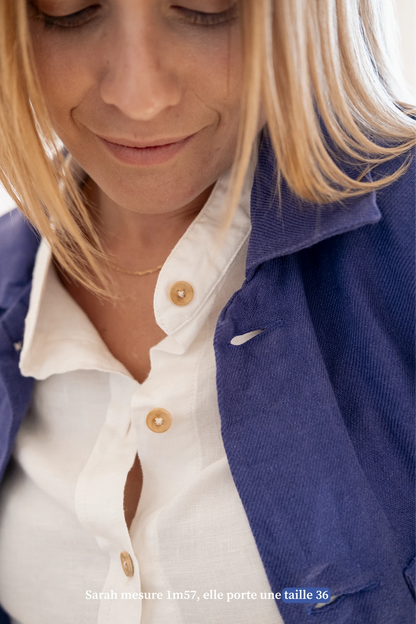 La veste de travail bleue